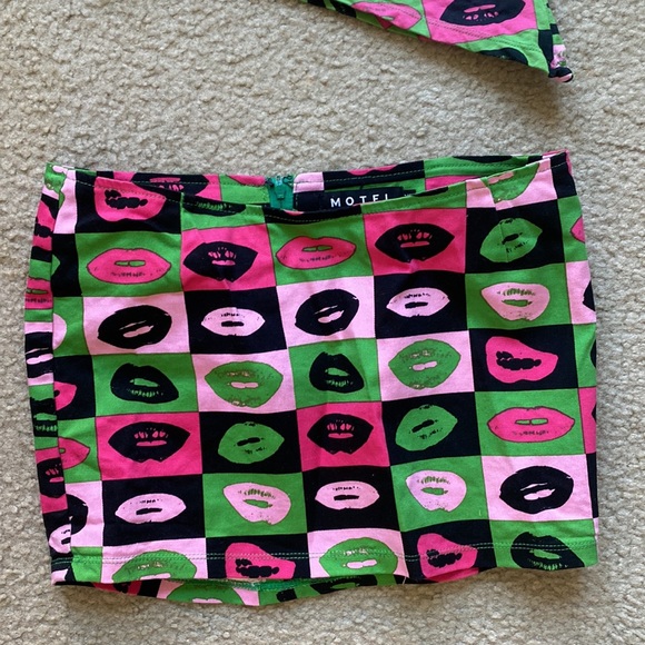 Motel Rocks One Shoulder Set!! - Picture 5 of 5